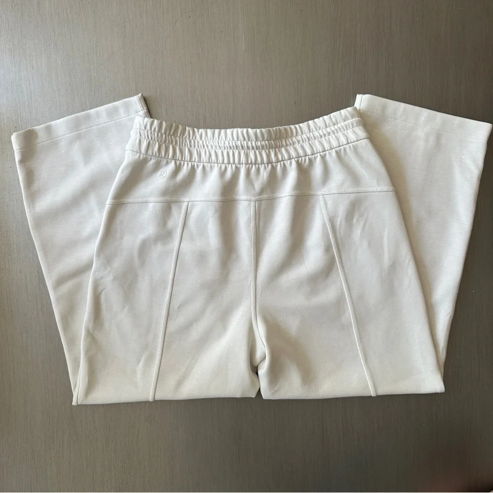 Lululemon Softstreme High-Rise Straight Leg Crop Bone - Size 6 Like NEW! - Picture 7 of 10